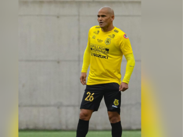 “Chupete” Suazo se despide del fútbol con un homenaje en Quillota